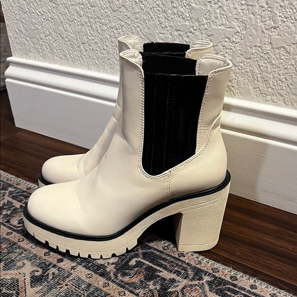 Shoes - Stylish Cream Ankle Boots